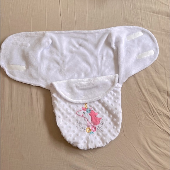 2 Petite L’Amour Swaddle Sack - Picture 5 of 7